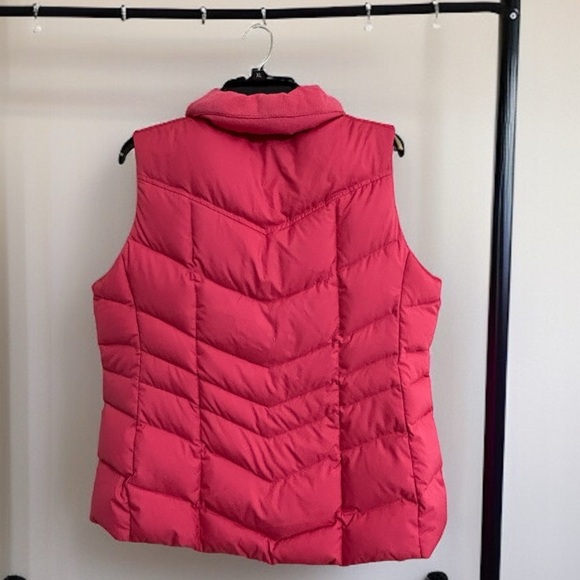 Lands’ End Women’s Large 12-14 Black Puffer Vest – Winter Outdoor Layering - Picture 3 of 4